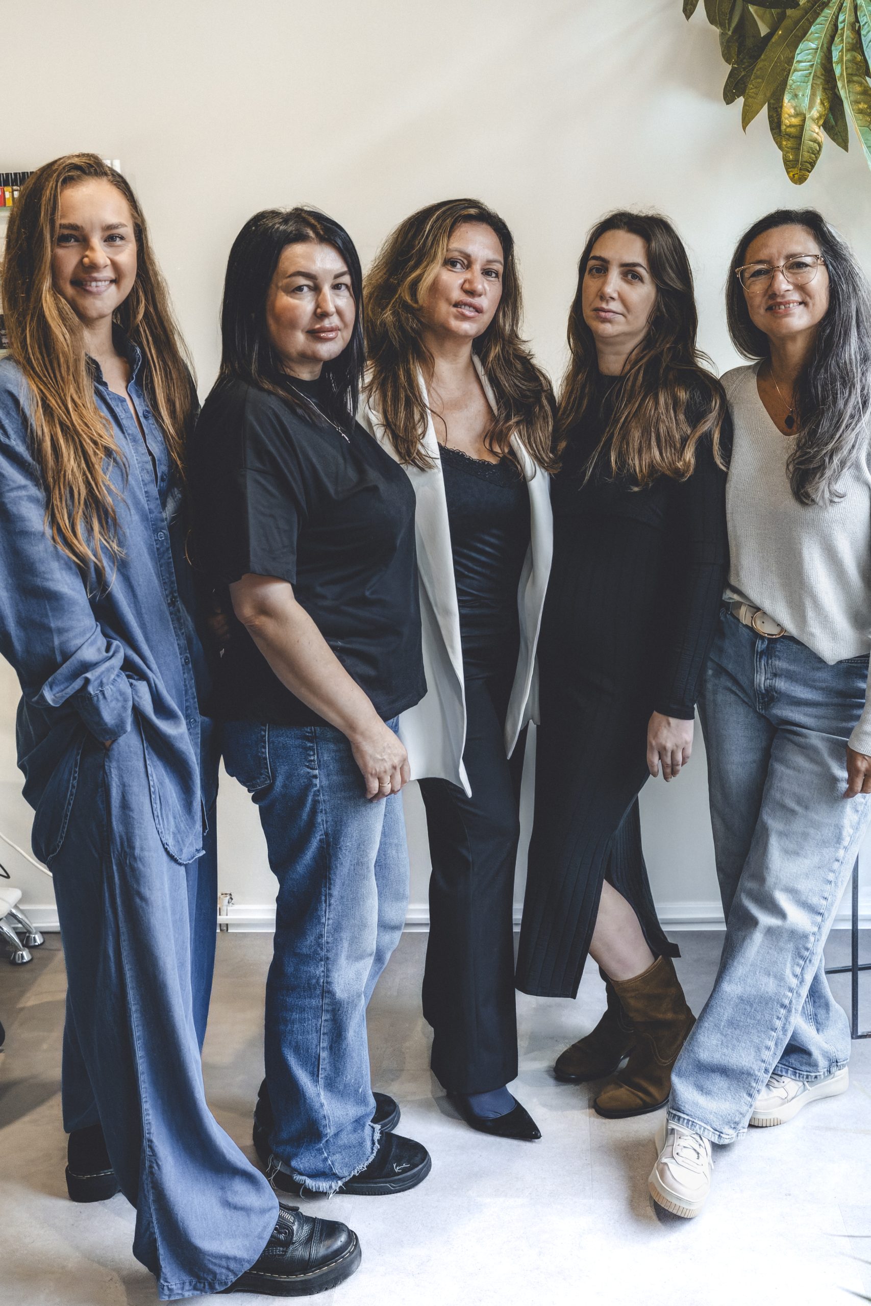 Het team van Beauty by Megan samen in de salon